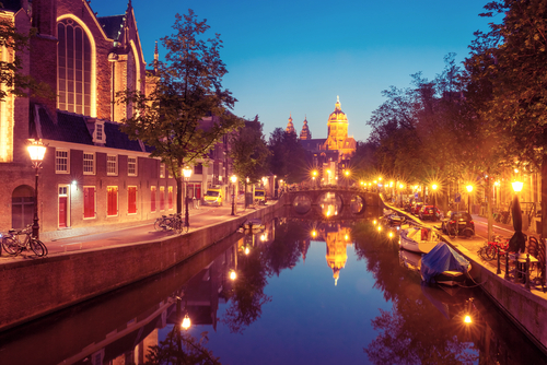 amsterdam-at-night.jpg
